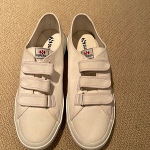 Superga men’s Velcro shoes size 8. Never worn.